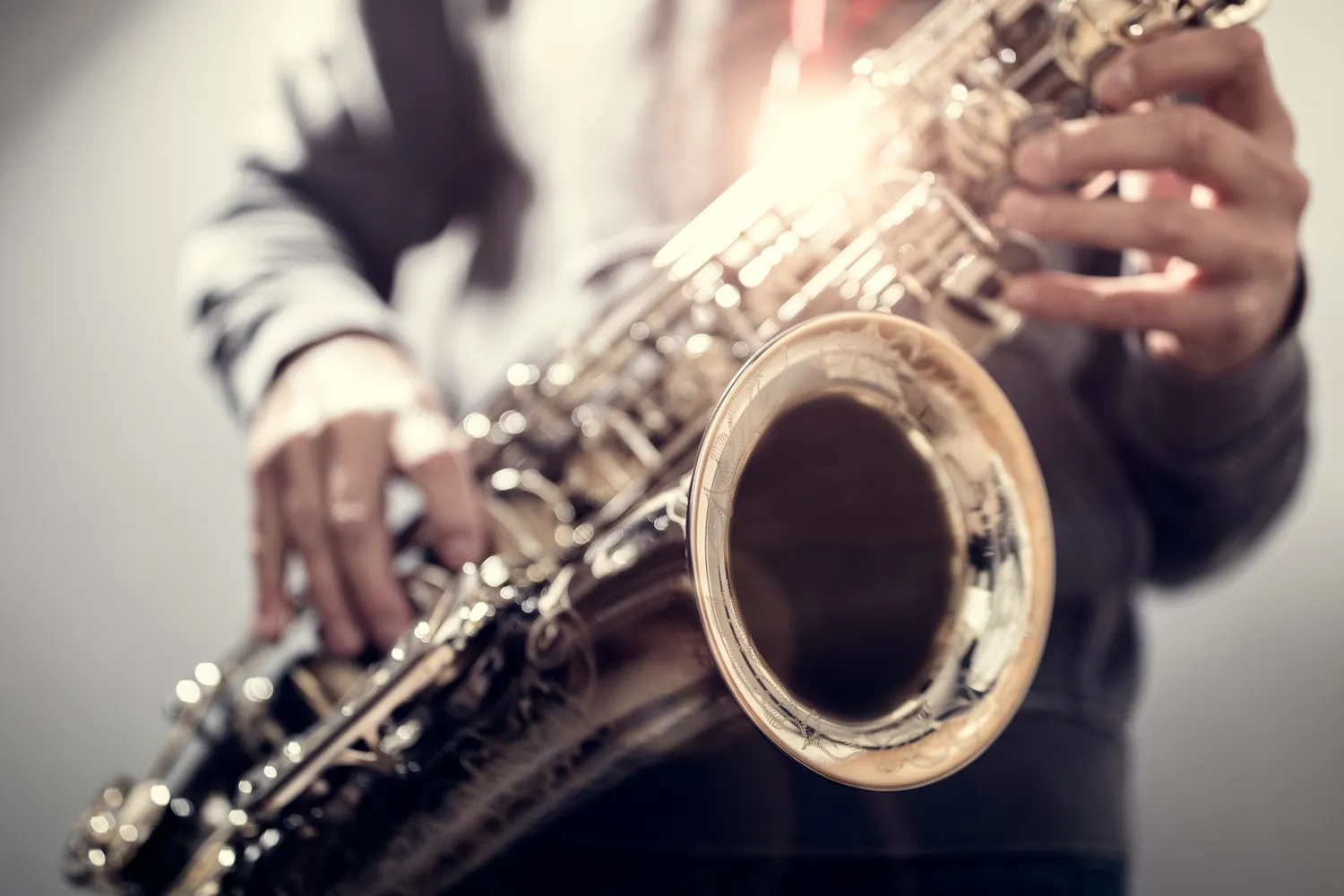 Jak trzymać saksofon?